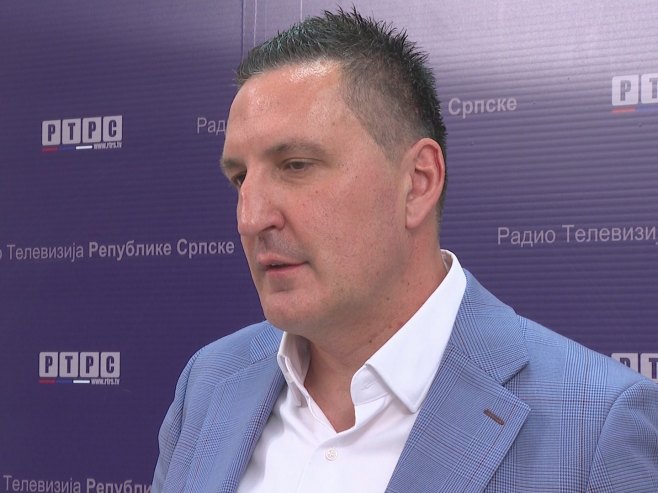 Elek: Podrška novinaru RTRS-a, poručujem Tužilaštvu i SIPA da on nije ništa kriv