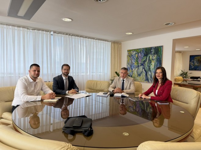 Golubović sa direktorom "Veselina Masleše" o daljem razvoju ansambla