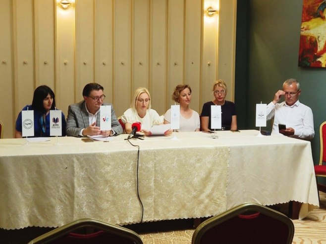 Sastanak osam strukovnih udruženja Sastanak osam strukovnih udruženja - Foto: RTRS