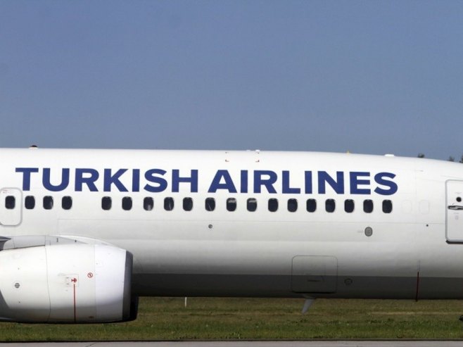 Avion udario krilom u antenu na aerodromu u Antaliji (VIDEO)