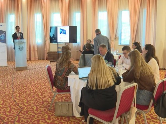 RAK BiH domaćin petodnevnog regionalnog kursa o upravljanju vještačkom inteligencijom (VIDEO)