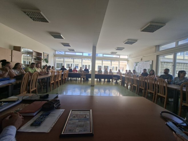 Sastanak sa članovima porodica Sastanak sa članovima porodica - Foto: RTRS