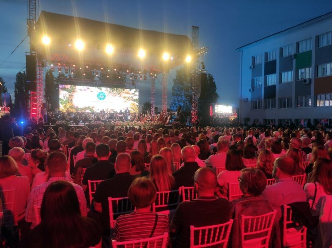 UŽIVO - Godišnji koncert Univerziteta u Banjaluci "Poklon Republici"