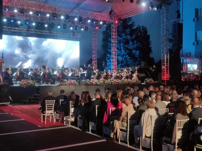 UŽIVO - Godišnji koncert Univerziteta u Banjaluci "Poklon Republici"