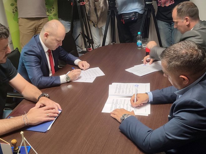 Ugovori o sufinansiranju energetske efikasnosti u Laktašima, Foči i Čajniču Ugovori o sufinansiranju energetske efikasnosti u Laktašima, Foči i Čajniču