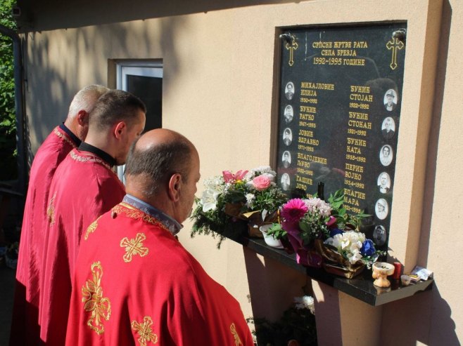 Parastos u selu Brezje na Majevici - Foto: Ustupljena fotografija