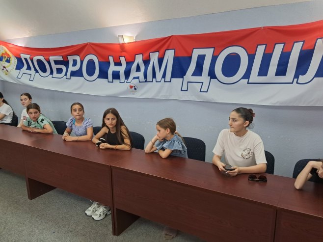 Šesnaestoro djece sa KiM u Kostajnici
