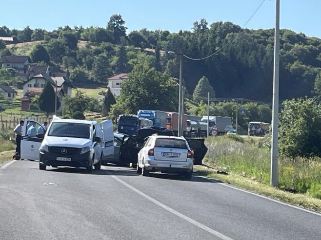 U teškoj nesreći kod Banjaluke poginule dvije žene i muškarac (FOTO)