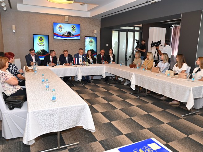 Doboj: Potpisani prvi ugovori o zapošljavanju lica iz kategorije porodica poginulih