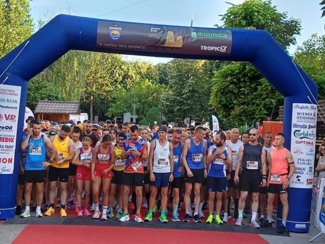 U Modriči održana 8. Ulična trka (foto: ARK Modriča) - 