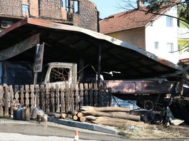 Veća šteta u požaru u stambeno-poslovnom centru u Derventi