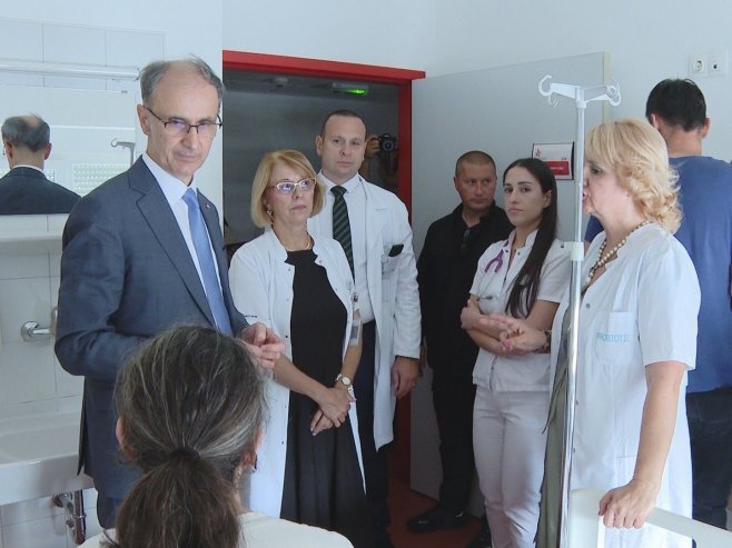 Macut posjetio UKC Srpske: Impresioniran sam napretkom, cilj da proširimo već uspješnu saradnju (FOTO)