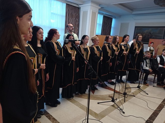 U Vladi Srpske prijem za djecu sa KiM: Republika Srpska uvijek uz Srbe sa Kosova i Metohije (FOTO)