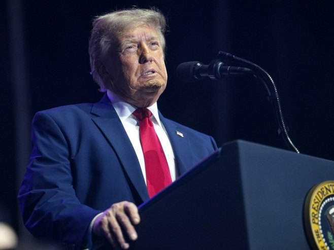 Donald Tramp (foto:  EPA/BONNIE CASH / POOL) - 