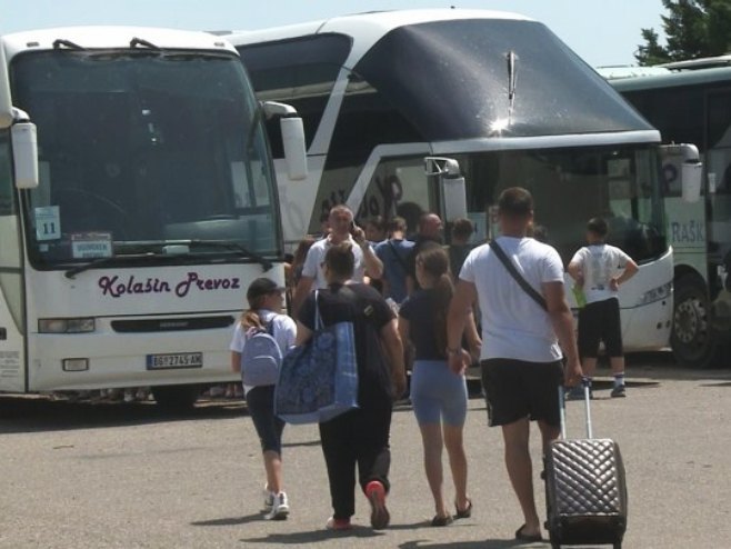 Povratak djece iz Srpske za Kosmet - Foto: RTRS