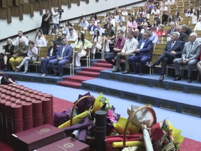 Na Elektrotehničkom fakultetu u Istočnom Sarajevu promovisano 49 inženjera