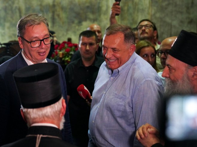 Vučić, Dodik, Cvijanović u posjeti manastiru Ravanica