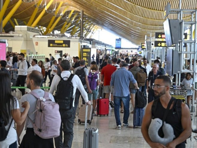 Na aerodromu u Madridu uhapšen muškarac star 86 godina sa skoro pet kilograma kokaina