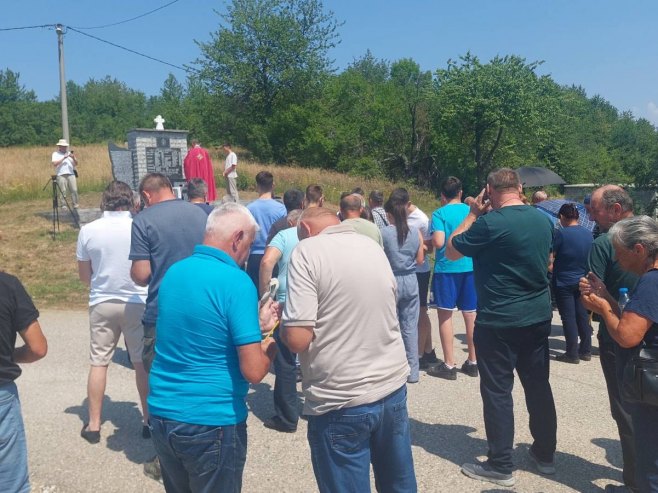 U srebreničkom selu Brežani služen parastos za 32 ubijenih Srba