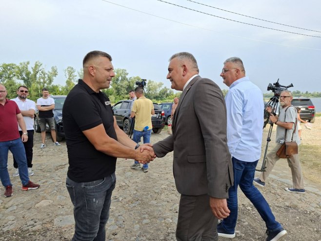 Minić u obilasku savskog keja (FOTO)