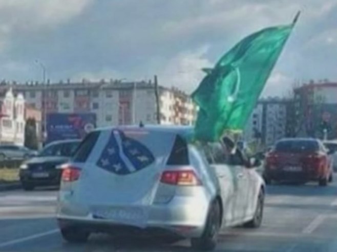 Provokacije iz FBiH u Doboju: Ratnu zastavu postavili na auto, telefonom snimali policiju, ignorisali njihove naredbe