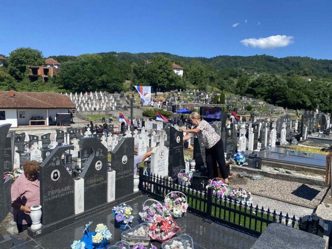 UŽIVO - Obilježavanje stradanja Srba srednjeg Podrinja i regije Birča (FOTO)