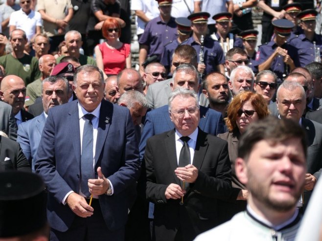 Ruski ambasador Igor Kalabuhov na komemoraciji u Bratuncu