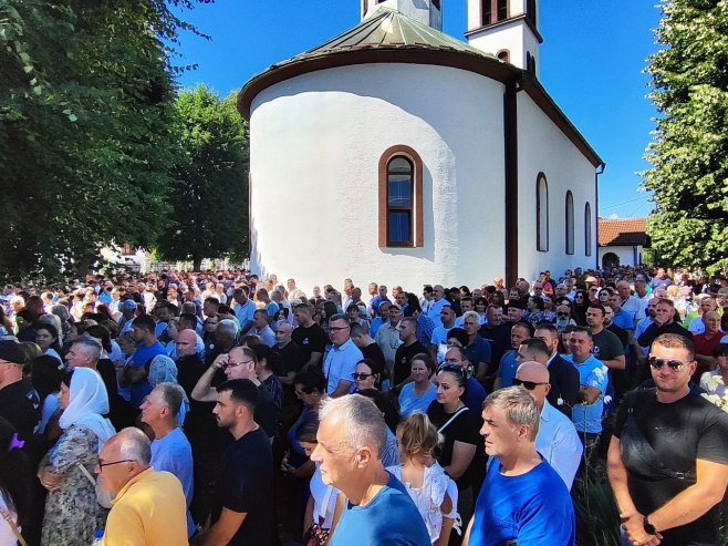 Komemorativni skup u Bratuncu protekao mirno i dostojanstveno