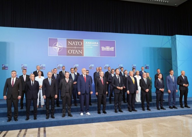Samit NATO-a (Foto: EPA/GEORGI LICOVSKI) - 