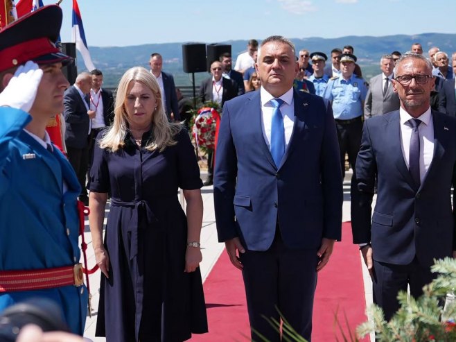 Cvijanović, Minić i Ostojić (Foto: instagram.com/zeljka.cvijanovic) - 