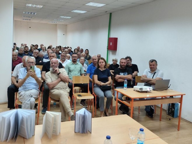 "Petrovdanski dani": Predstavljeni naučno-istorijski radovi i književna djela