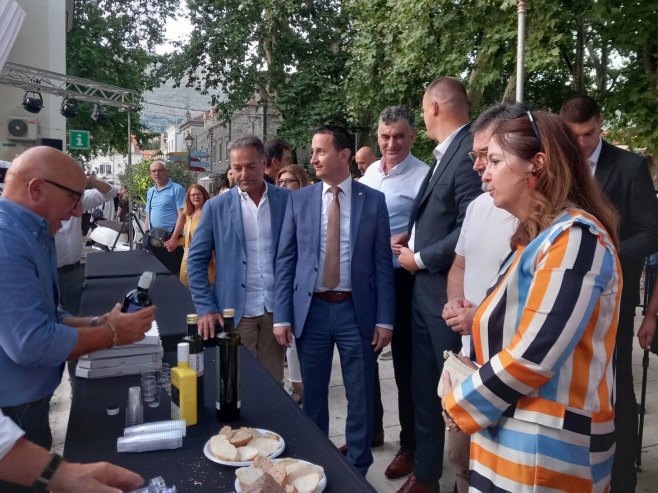 Trebinje: Јela sicilijanske kuhinje predstavljena na Trgu slobode
