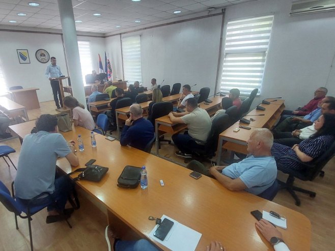 Srebrenica: Bošnjaci bojkotovali, Srbi odali počast žrtvama iz svog naroda