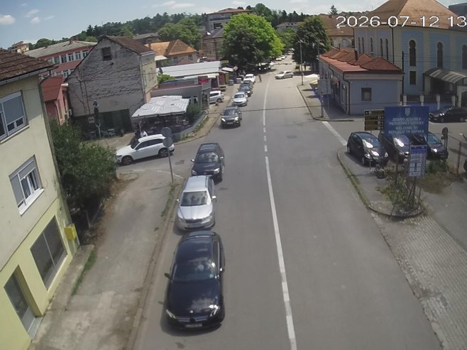Duge kolone na izlazu iz BiH na više prelaza