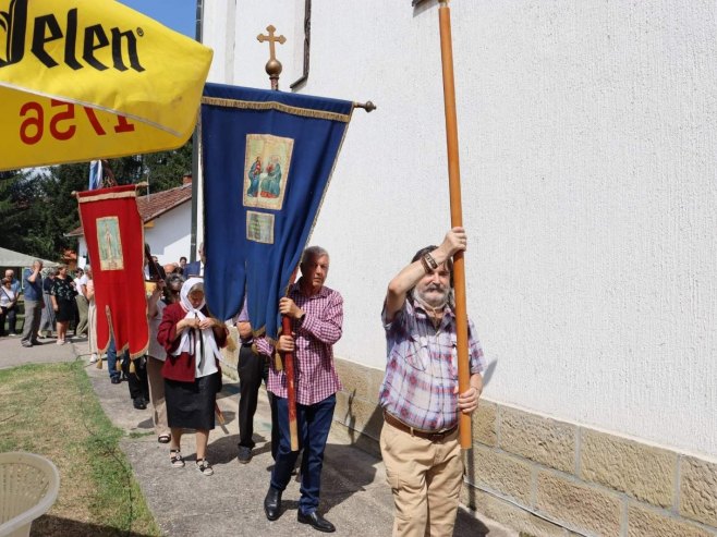 Petrovdan svečano proslavljen u Mačkovcu uz liturgiju i tradicionalni vašar