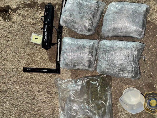 Sarajevo: Pronađeni droga i oružje, jedno lice uhapšeno, za drugim se traga