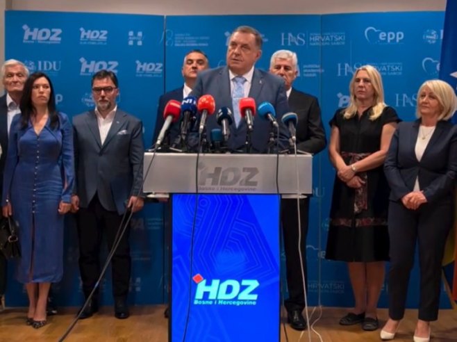 Dodik: Vratiti BiH na Ustav i proglasiti ništavnim sve odluke visokih predstavnika (VIDEO)