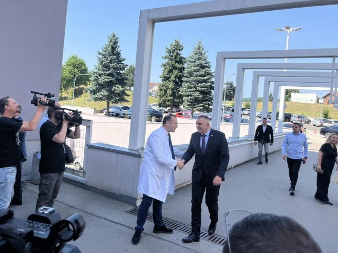 Minić u posjeti UKC Srpske (FOTO)