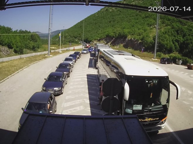Na prelazima Zupci i Velika Kladuša duža čekanja na izlazu iz BiH