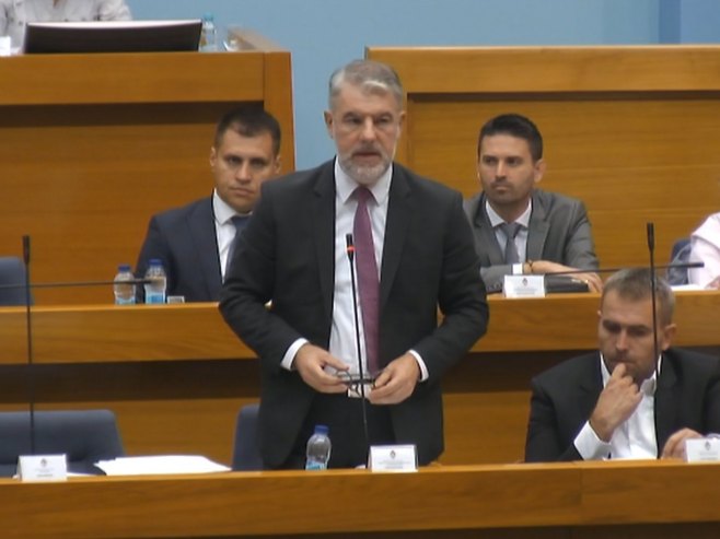 Šeranić odgovorio na kritike u NSRS: Zašto kao doktori ne dođete da radite u Ministarstvo?