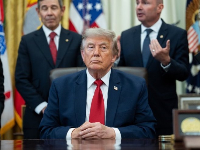Donald Tramp (Foto: EPA/AARON SCHWARTZ / POOL) - 
