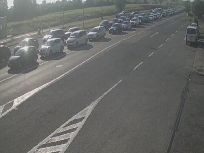 Duža zadržavanja na graničnom prelazu Izačić