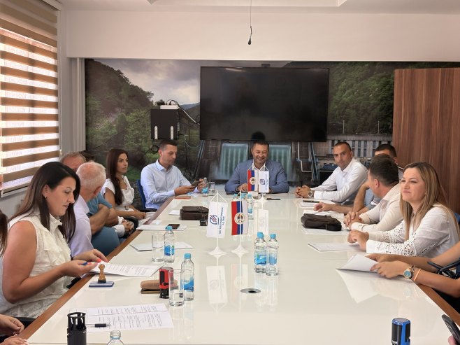 Pale: Potpisani sporazumi o dodjeli ruksaka za prvačiće