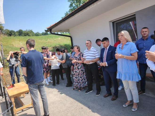 Cvijanović u Šekovićima: Osveštanje spomenika poginulim borcima