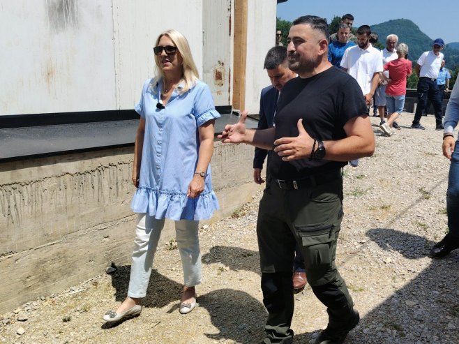 Željka Cvijanović posjetila farmu "Lazić" Željka Cvijanović posjetila farmu "Lazić" - Foto: SRNA