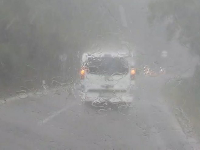 Povremena kiša i pljuskovi - lokalne nepogode zahvataju dijelove Srpske (VIDEO)