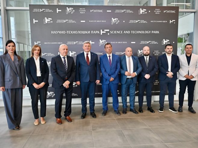 Mastilović u Novom Sadu obišao Naučno-tehnološki park i najavio produbljivanje i konkretizaciju saradnje (FOTO/VIDEO) Mastilović u Novom Sadu obišao Naučno-tehnološki park i najavio produbljivanje i konkretizaciju saradnje (FOTO/VIDEO)