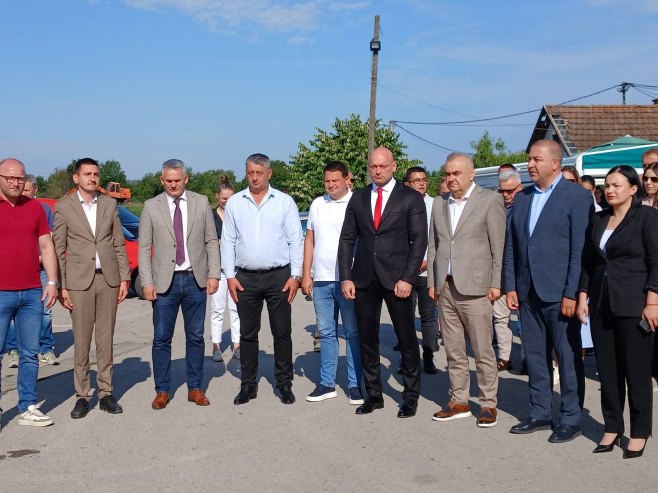 Počela izgradnja kružne raskrsnice u Lončarima (FOTO)