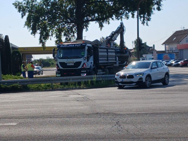Počela izgradnja kružne raskrsnice u Lončarima (FOTO)