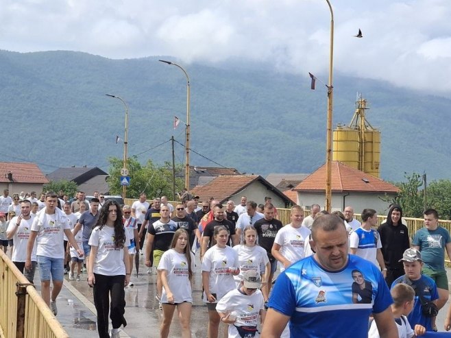 Nakon liturgije krenuo Marš odbrane Vojkovići-Ilinjača (FOTO)